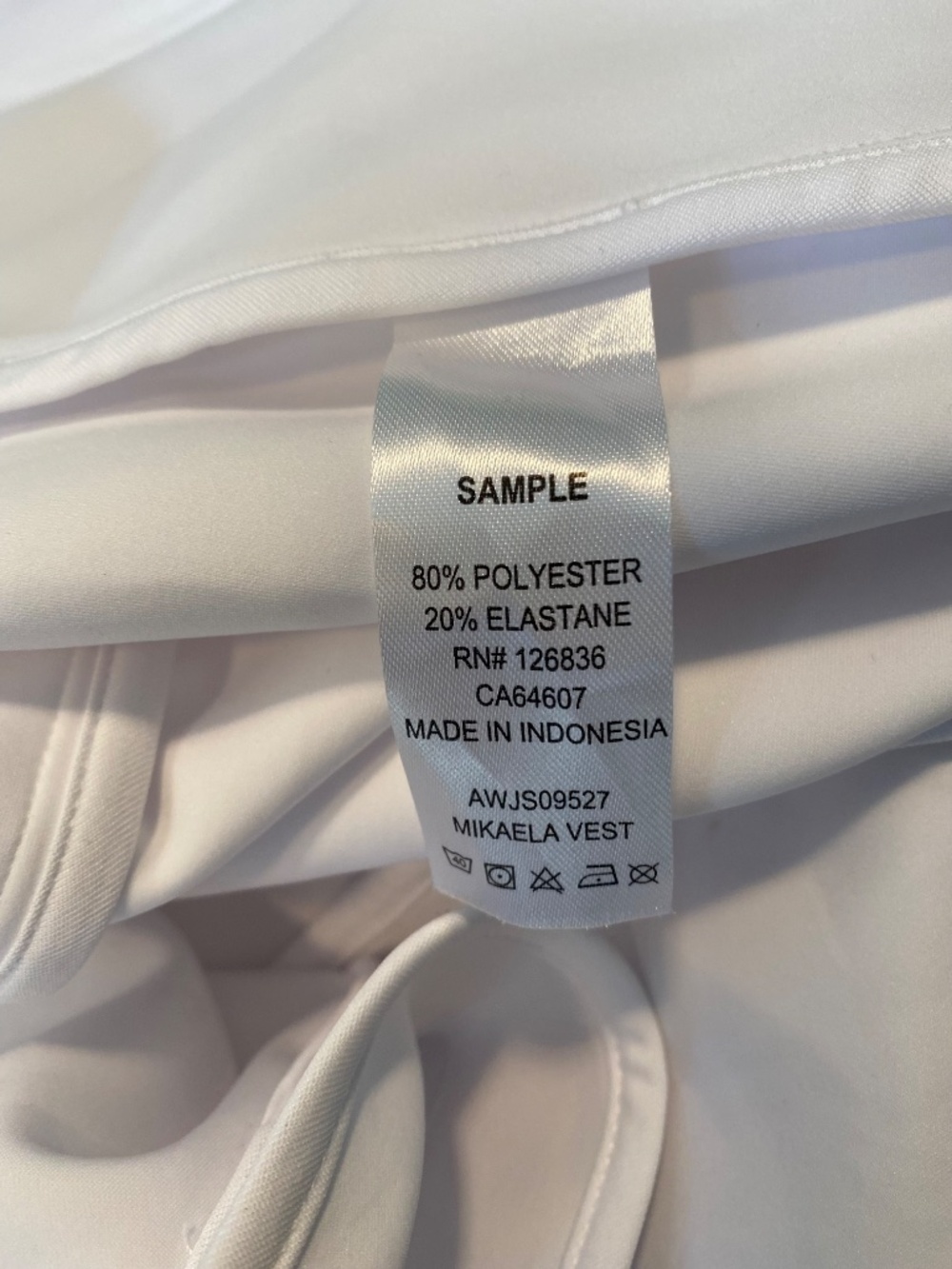 NWT J. Lindeberg Mikaela Golf Vest White SS2024 Sample Size Small AWJS09527 - Picture 7 of 7